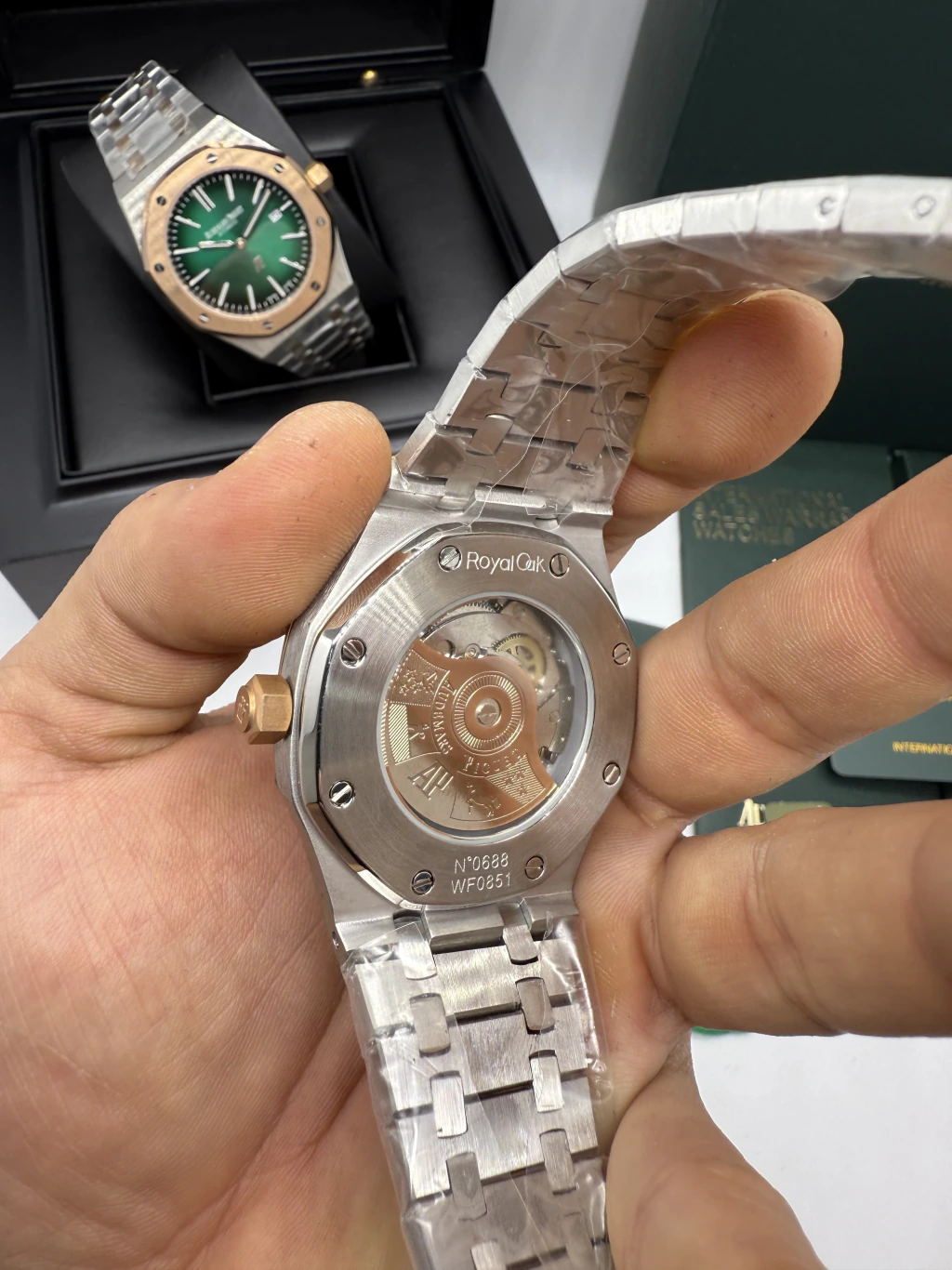 Audemars Piguet Royal Oak 42mm - AÇO COM ROSE MOSTRADOR PRETO - Imagem 3