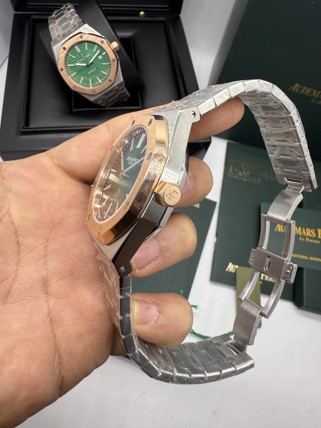 Audemars Piguet Royal Oak 42mm - AÇO COM ROSE MOSTRADOR VERDE - Imagem 2