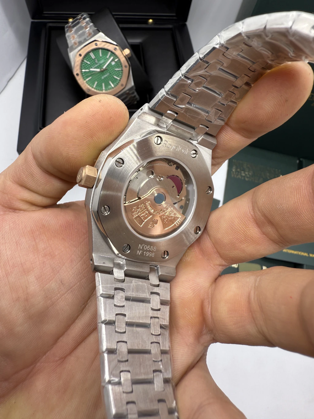Audemars Piguet Royal Oak 42mm - AÇO COM ROSE MOSTRADOR VERDE - Imagem 3