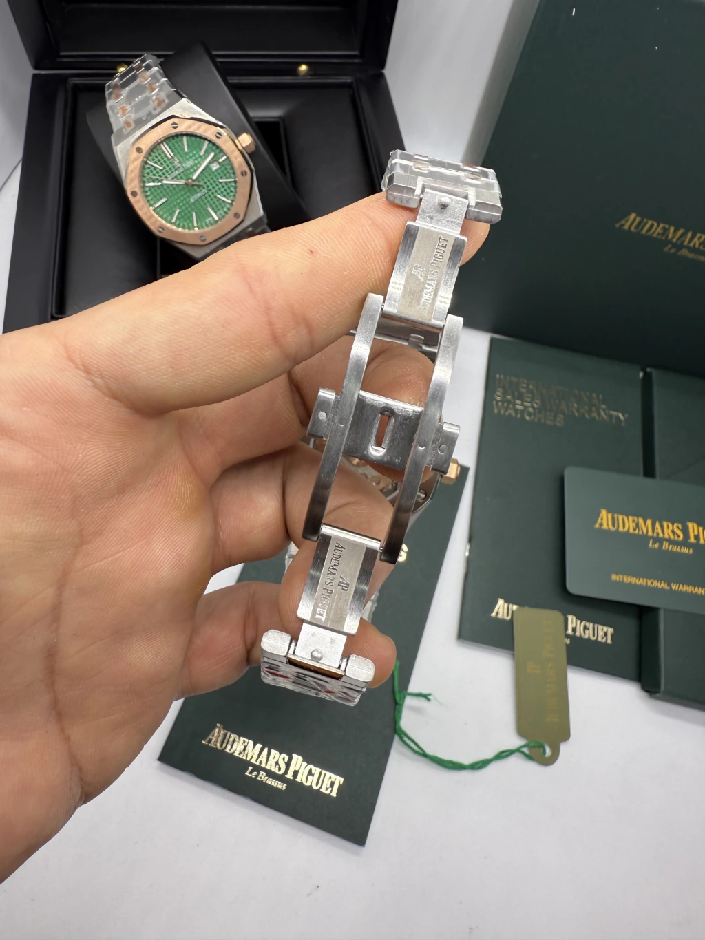 Audemars Piguet Royal Oak 42mm - AÇO COM ROSE MOSTRADOR VERDE - Imagem 4