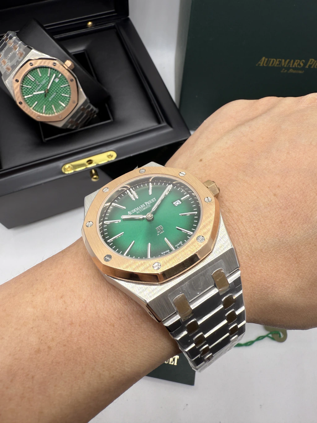 Audemars Piguet Royal Oak 42mm - AÇO COM ROSE MOSTRADOR VERDE - Imagem 5