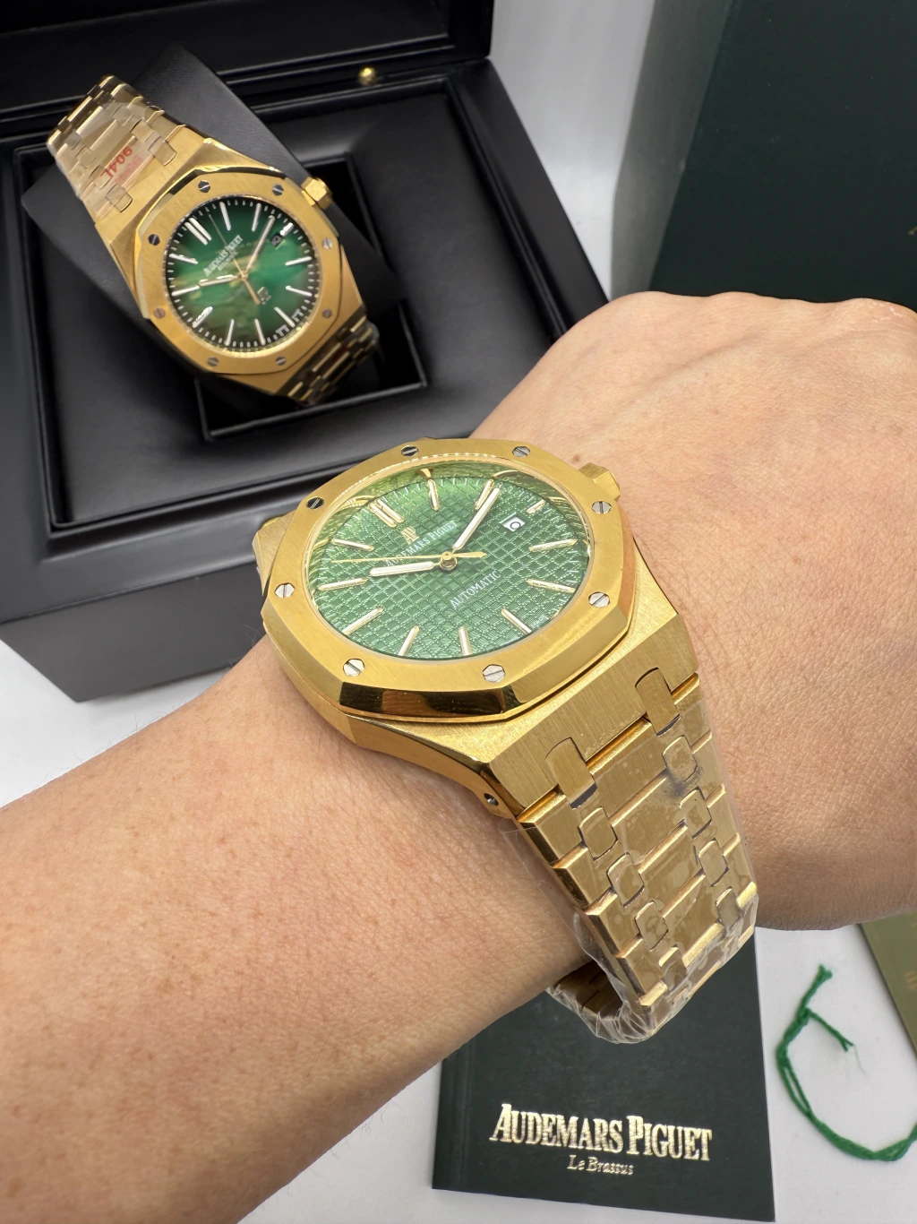Audemars Piguet Royal Oak 42mm - AÇO DOURADO MOSTRADOR VERDE - Imagem 5