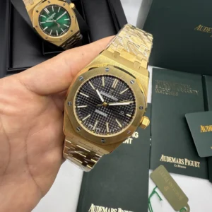 Audemars Piguet Royal Oak 42mm - AÇO DOURADO MOSTRADOR PRETO