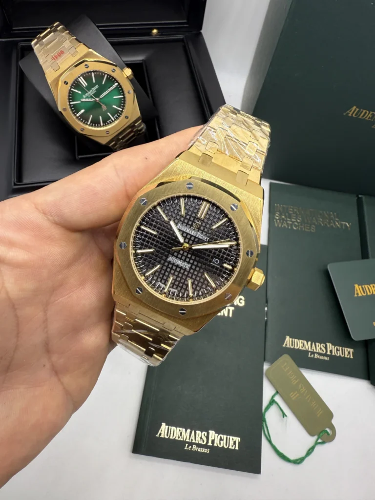 Audemars Piguet Royal Oak 42mm - AÇO DOURADO MOSTRADOR PRETO