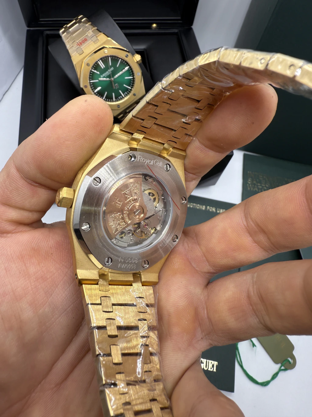 Audemars Piguet Royal Oak 42mm - AÇO DOURADO MOSTRADOR PRETO - Imagem 3