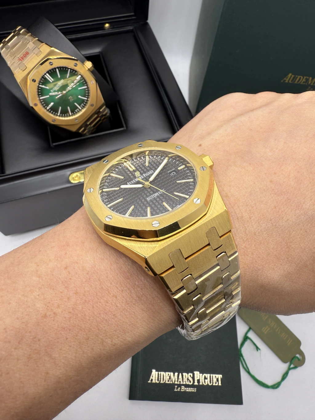 Audemars Piguet Royal Oak 42mm - AÇO DOURADO MOSTRADOR PRETO - Imagem 5