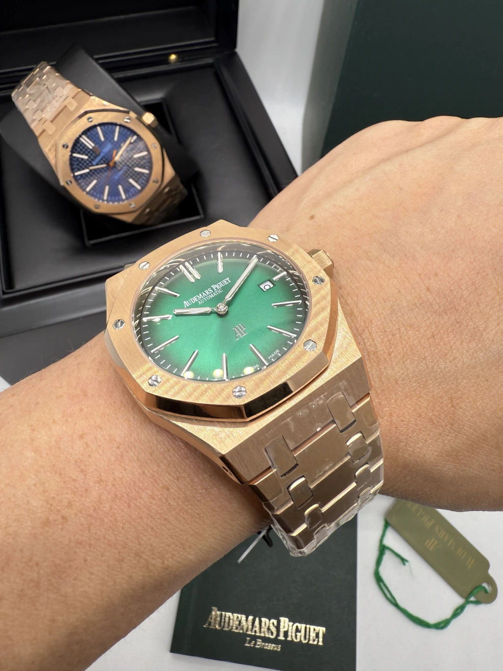 Audemars Piguet Royal Oak 42mm - AÇO ROSE MOSTRADOR VERDE - Imagem 5