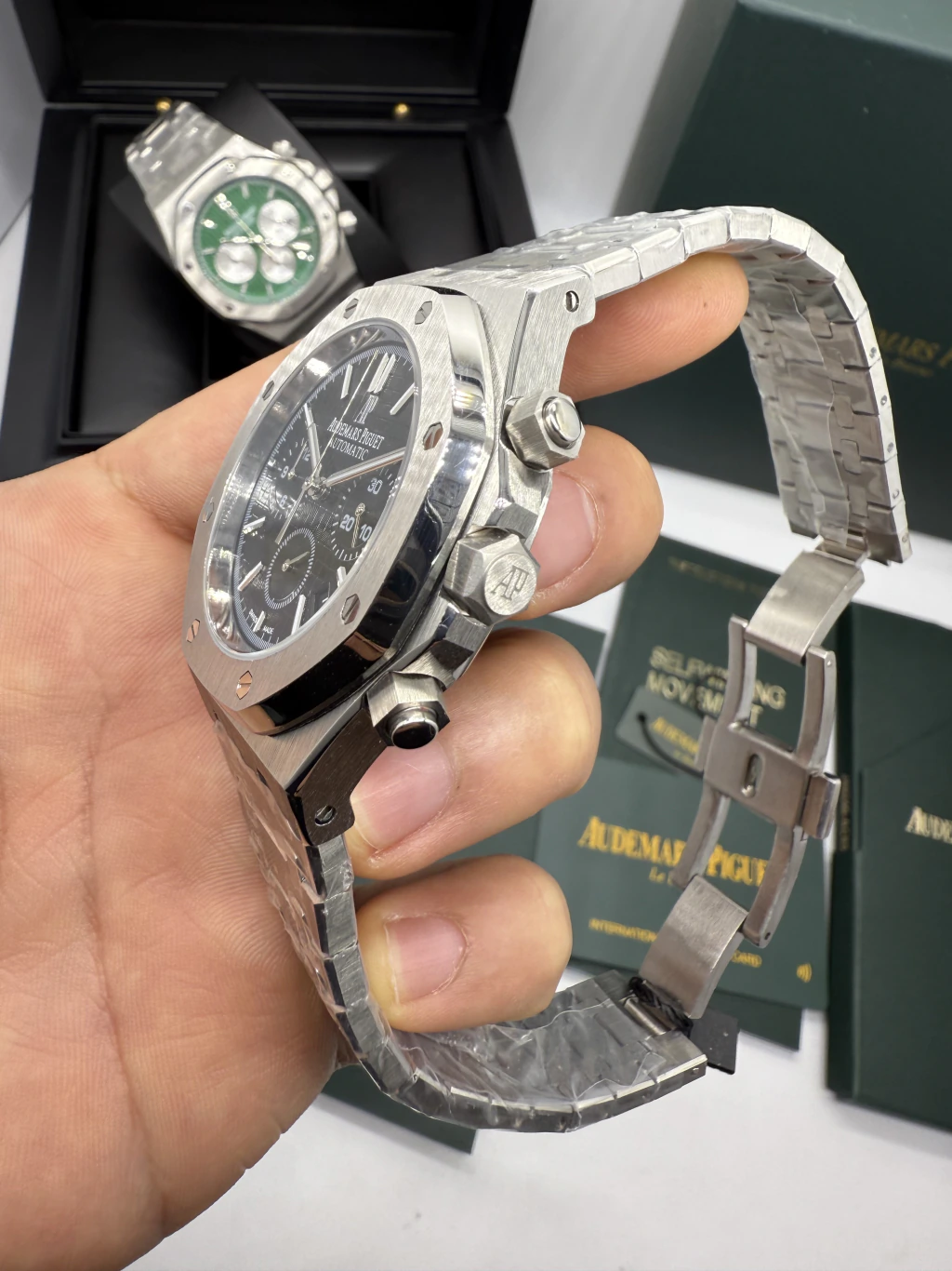 Audemars Piguet Royal Oak 42mm - AÇO MOSTRADOR PRETO - Imagem 2