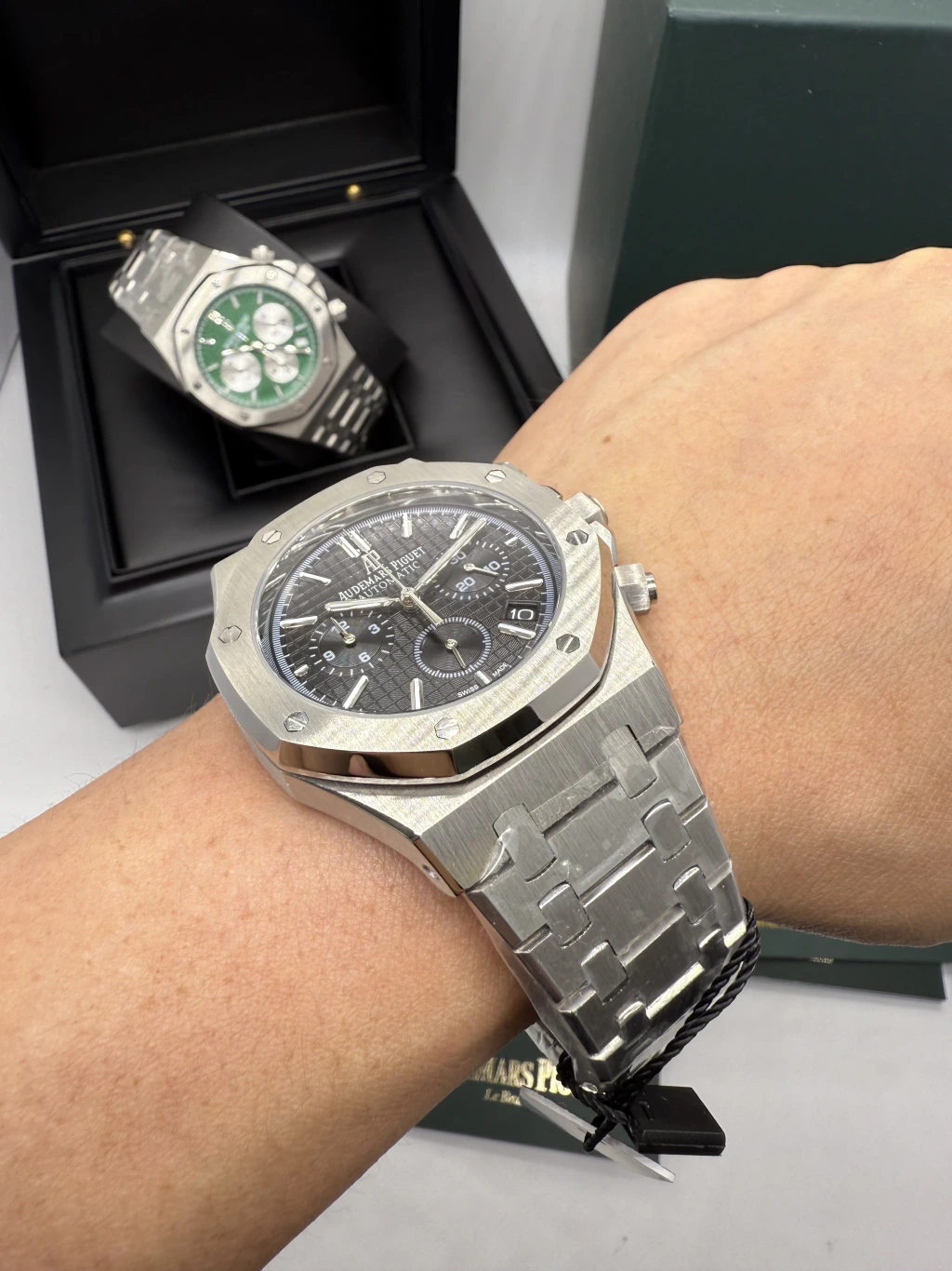 Audemars Piguet Royal Oak 42mm - AÇO MOSTRADOR PRETO - Imagem 5