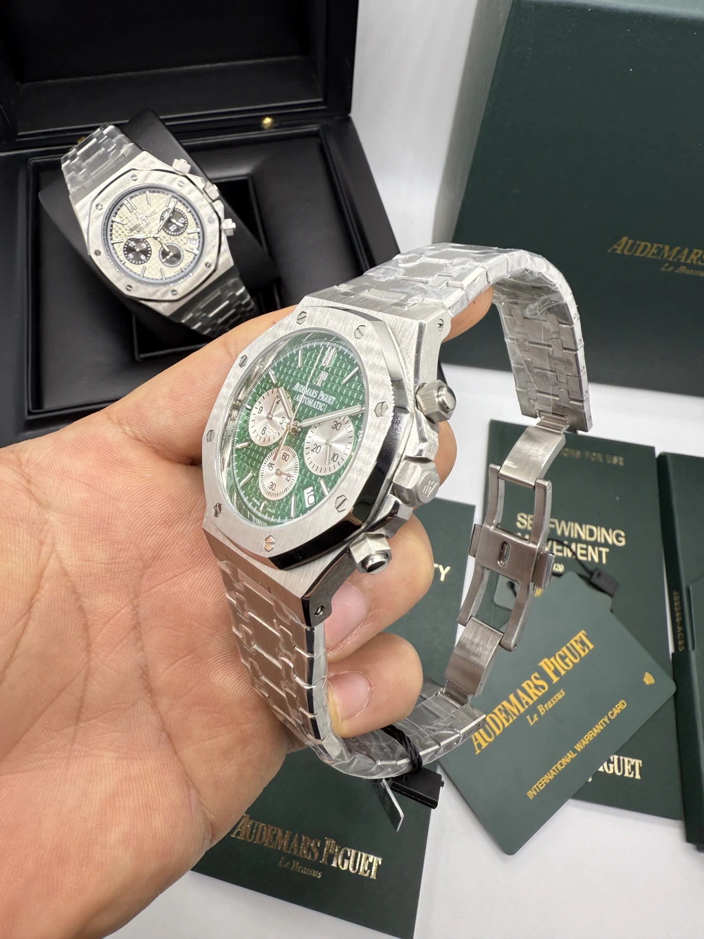 Audemars Piguet Royal Oak 42mm - AÇO MOSTRADOR VERDE - Imagem 2