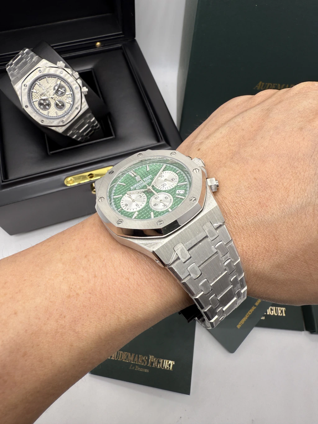 Audemars Piguet Royal Oak 42mm - AÇO MOSTRADOR VERDE - Imagem 5
