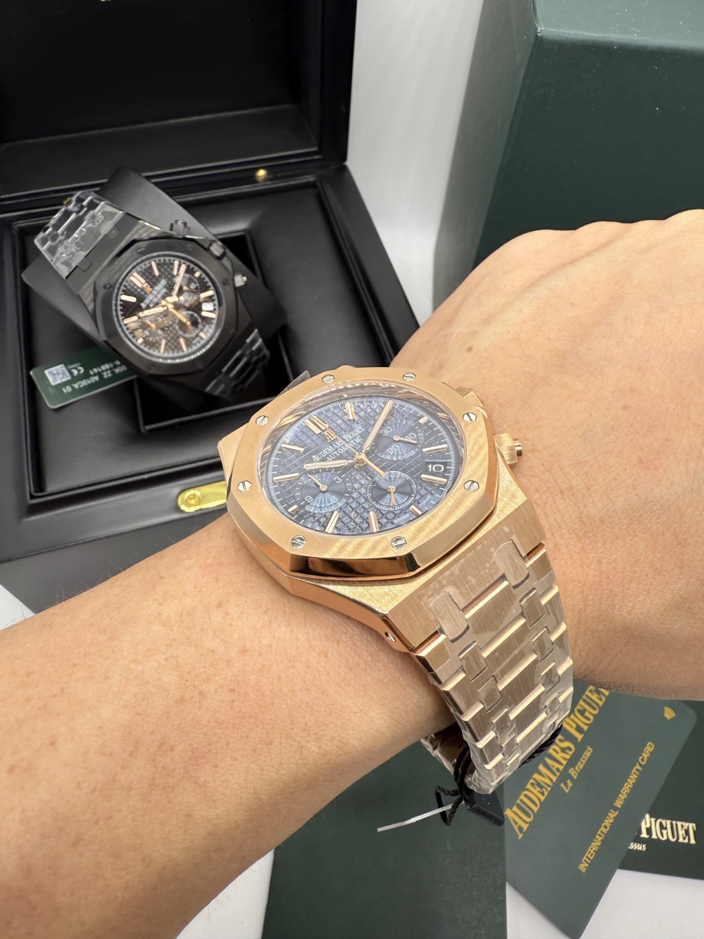 Audemars Piguet Royal Oak 42mm - AÇO ROSE MOSTRADOR AZUL - Imagem 5