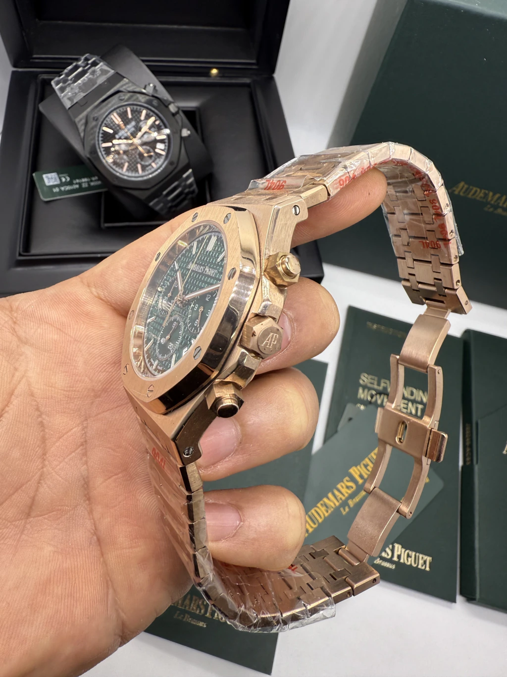 Audemars Piguet Royal Oak 42mm - AÇO ROSE MOSTRADOR VERDE - Imagem 2