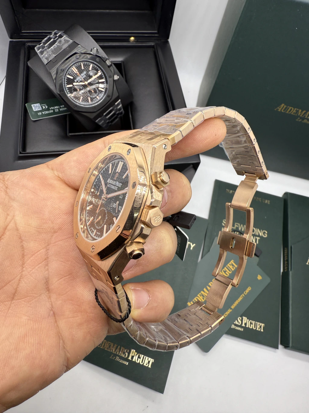 Audemars Piguet Royal Oak 42mm - AÇO ROSE MOSTRADOR PRETO - Imagem 2