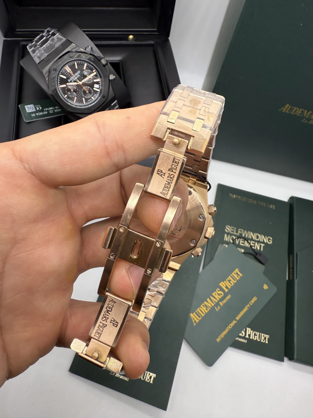 Audemars Piguet Royal Oak 42mm - AÇO ROSE MOSTRADOR PRETO - Imagem 4