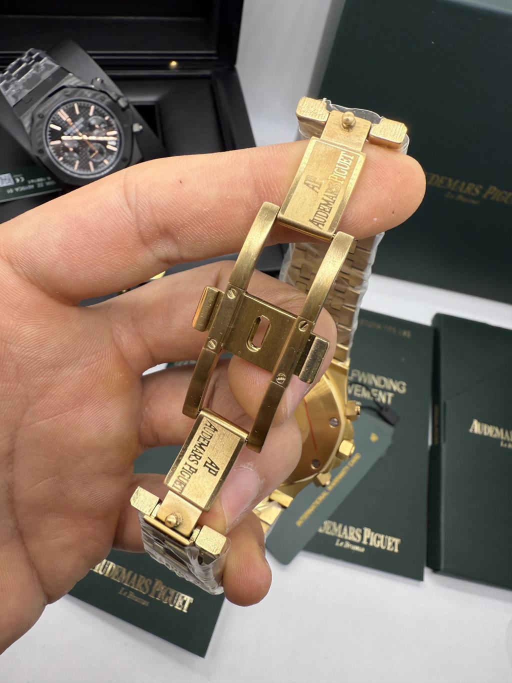 Audemars Piguet Royal Oak 42mm - AÇO DOURADO AMOSTRADOR VERDE - Imagem 4