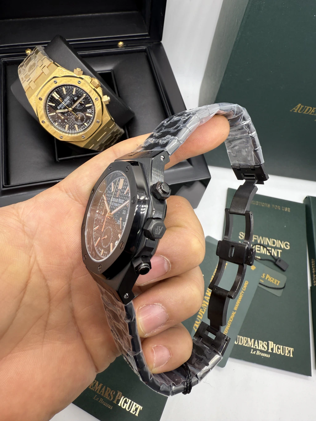 Audemars Piguet Royal Oak 42mm - AÇO PRETO MOSTRADOR PRETO - Imagem 2