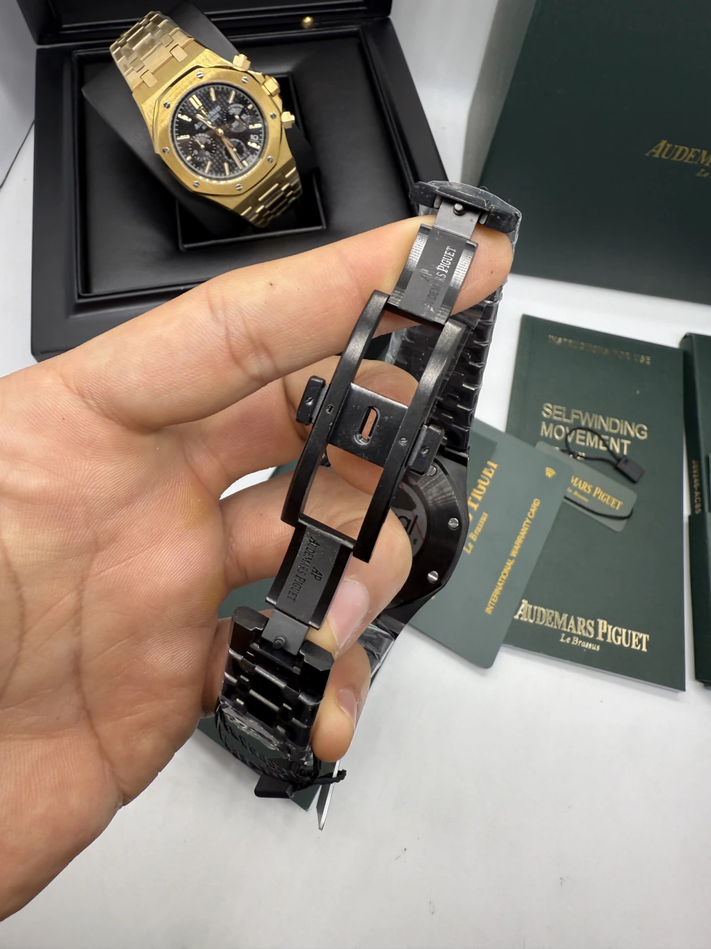 Audemars Piguet Royal Oak 42mm - AÇO PRETO MOSTRADOR PRETO - Imagem 4