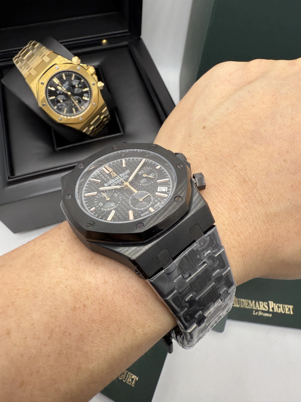 Audemars Piguet Royal Oak 42mm - AÇO PRETO MOSTRADOR PRETO - Imagem 5