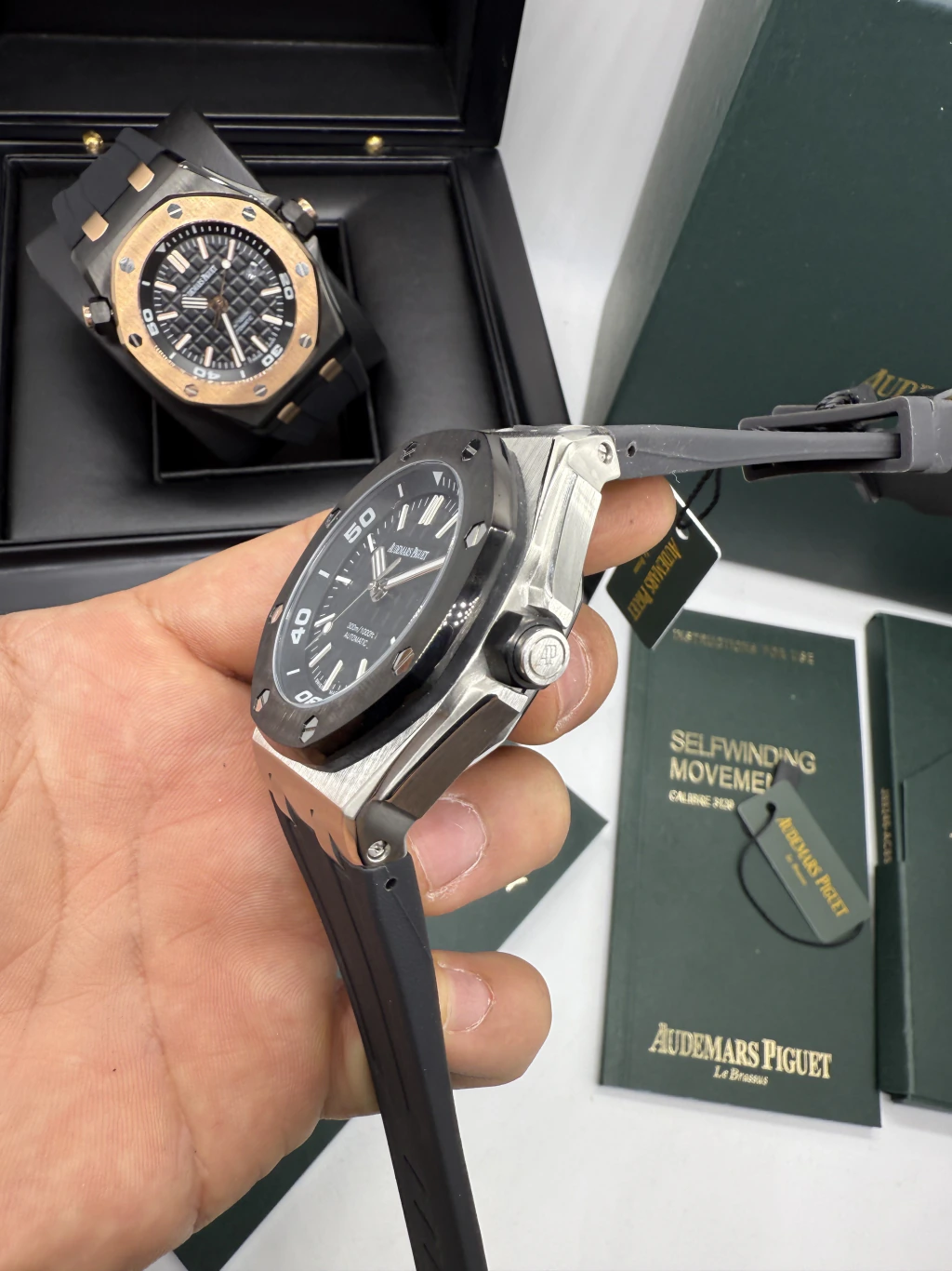 Audemars Piguet Offshore 42mm - AÇO MOSTRADOR PRETO - SILICONE - Imagem 2