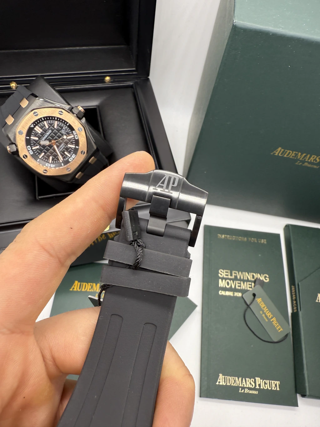 Audemars Piguet Offshore 42mm - AÇO MOSTRADOR PRETO - SILICONE - Imagem 4