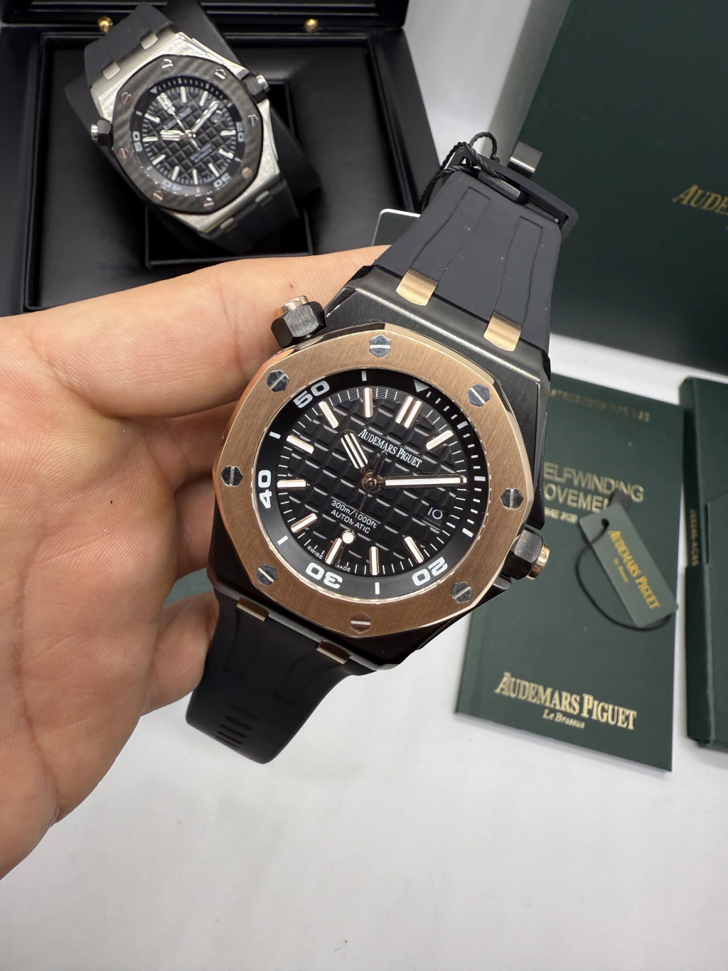 Audemars Piguet Offshore 42mm - AÇO PRETO COM ROSE MOSTRADOR PRETO - SILICONE