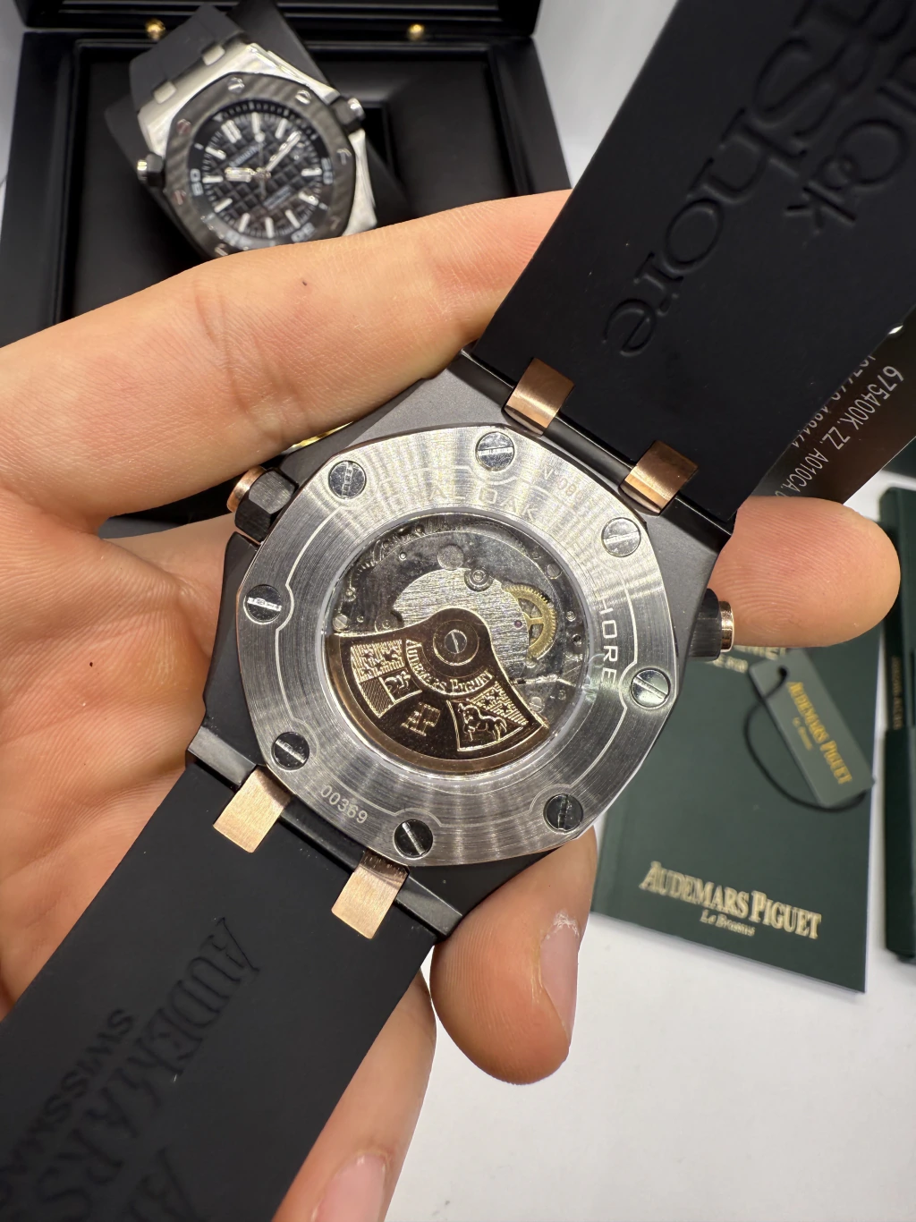 Audemars Piguet Offshore 42mm - AÇO PRETO COM ROSE MOSTRADOR PRETO - SILICONE - Imagem 3