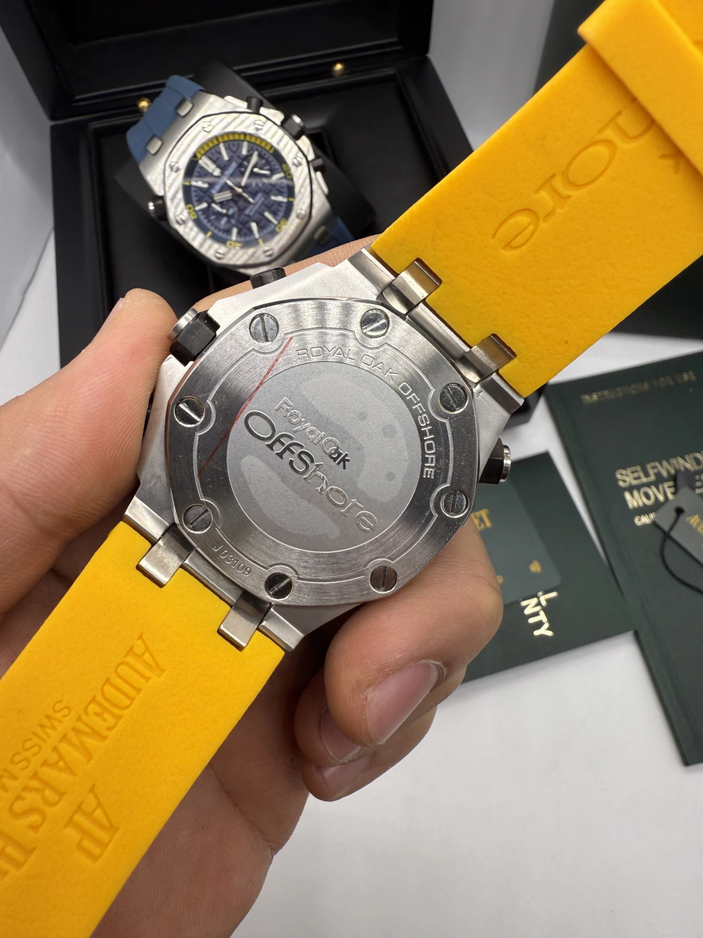 Audemars Piguet Offshore Chronograph 42mm - AÇO MOSTRADOR AMARELO - SILICONE - Imagem 3