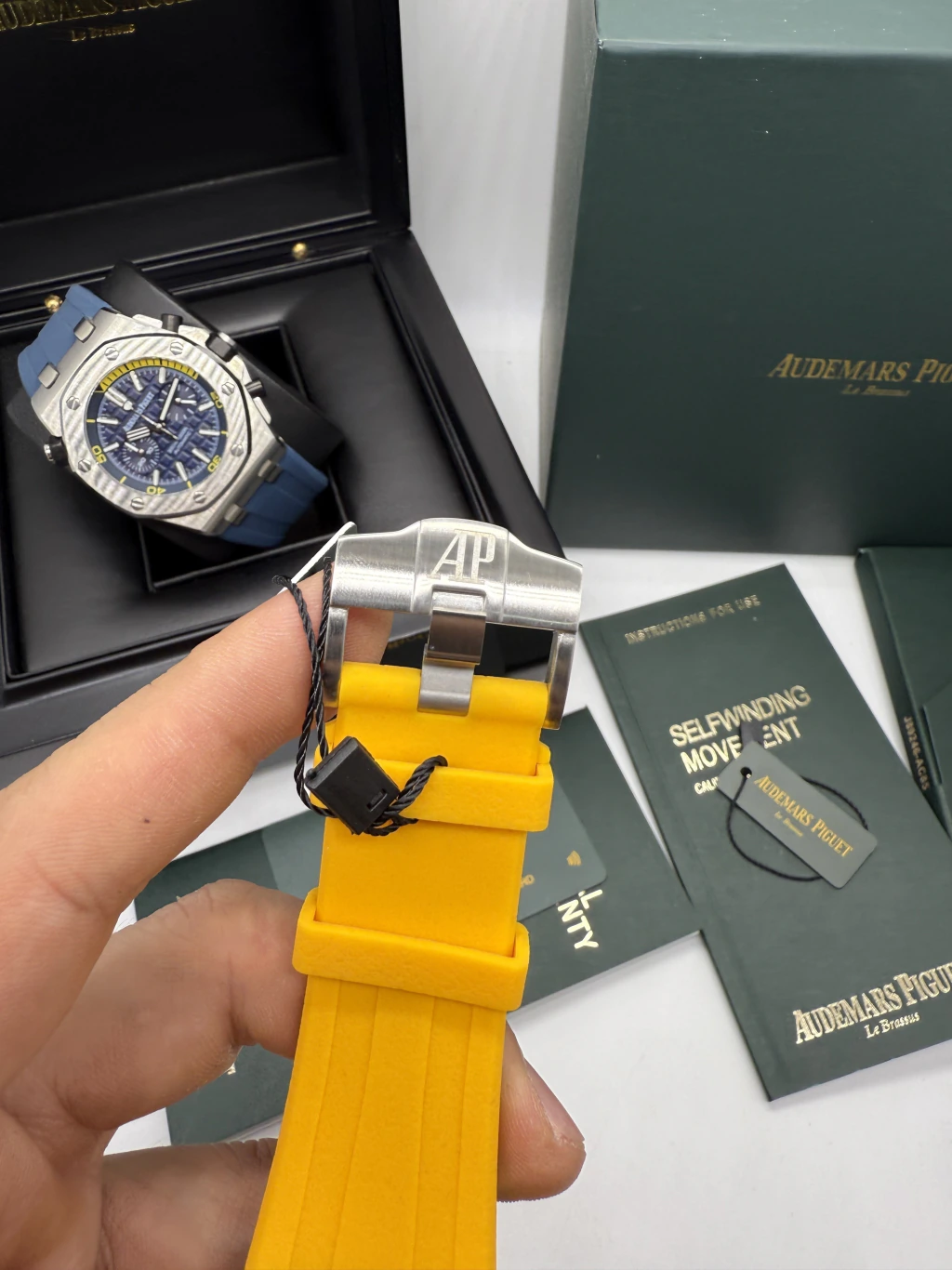 Audemars Piguet Offshore Chronograph 42mm - AÇO MOSTRADOR AMARELO - SILICONE - Imagem 4