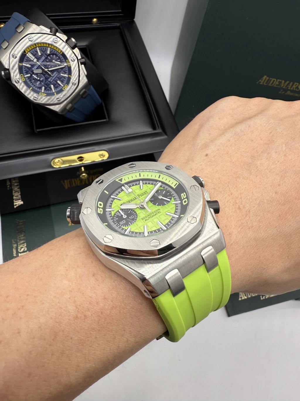 Audemars Piguet Offshore Chronograph 42mm - AÇO MOSTRADOR VERDE - SILICONE - Imagem 5