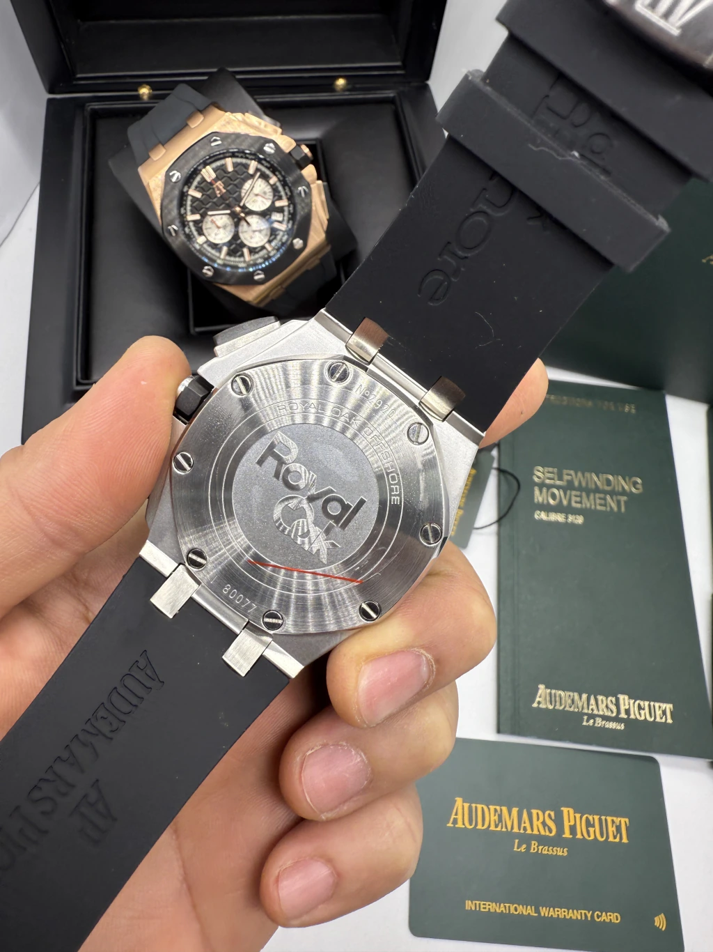 Audemars Piguet Offshore Chronograph 42mm - AÇO COM PRETO AMOSTRADOR PRETO - SILICONE - Imagem 3
