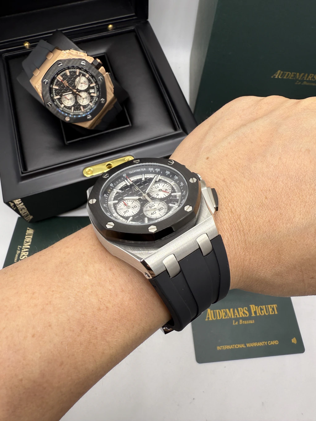 Audemars Piguet Offshore Chronograph 42mm - AÇO COM PRETO AMOSTRADOR PRETO - SILICONE - Imagem 5