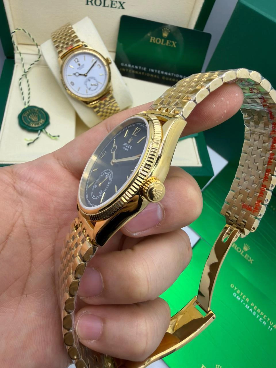 Perpetual 1908 - 40mm - AÇO DOURADO MOSTRADOR PRETO - FUNDO DE VIDRO - Imagem 2