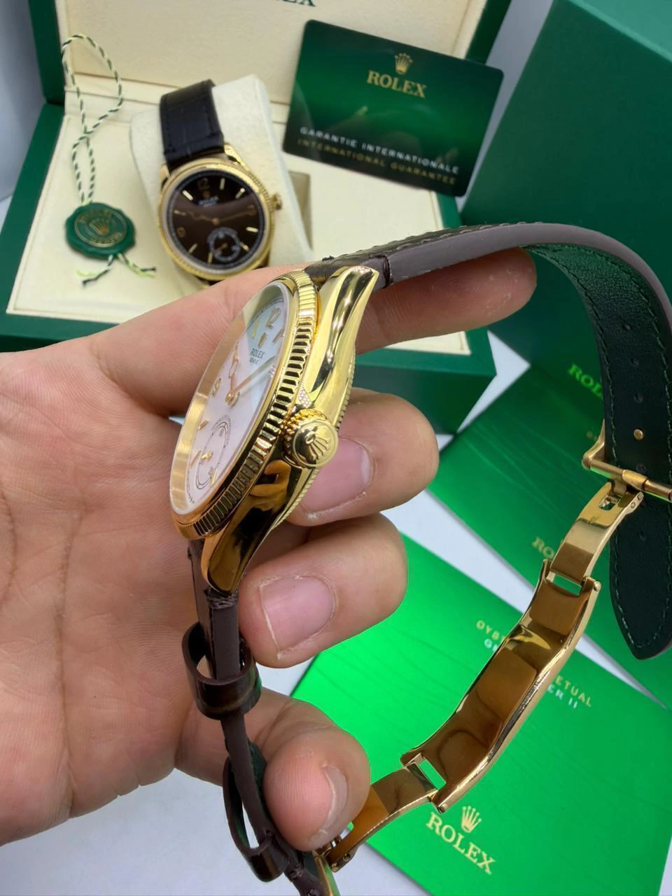 Perpetual 1908 - 40mm - AÇO DOURADO MOSTRADOR BRANCO - FUNDO DE VIDRO - COURO - Imagem 5