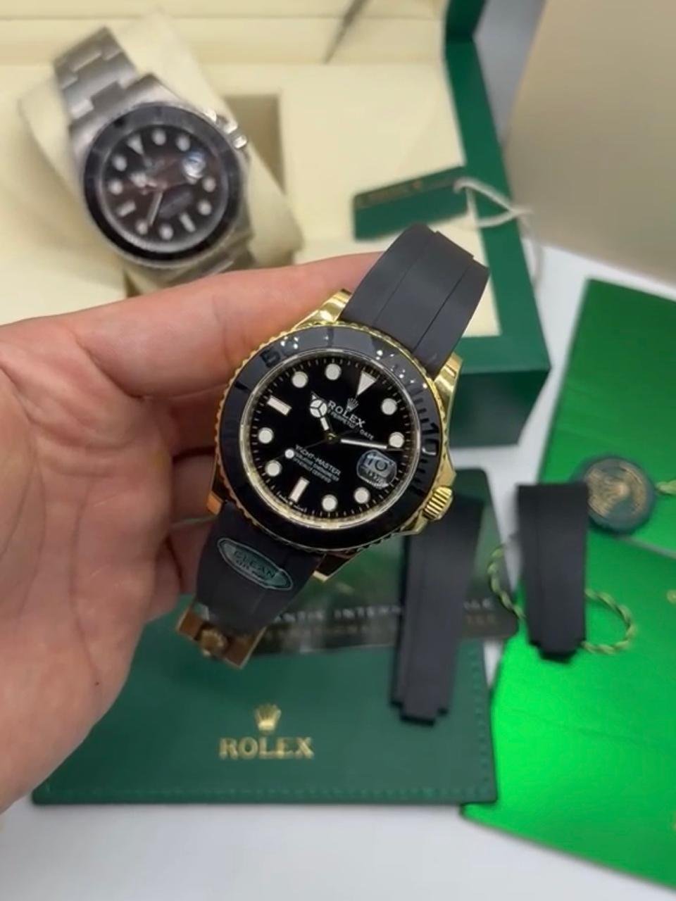 ROLEX Yacht Master - 42mm - SUPER CLONE - AÇO DOURADO MOSTRADOR PRETO - SILICONE