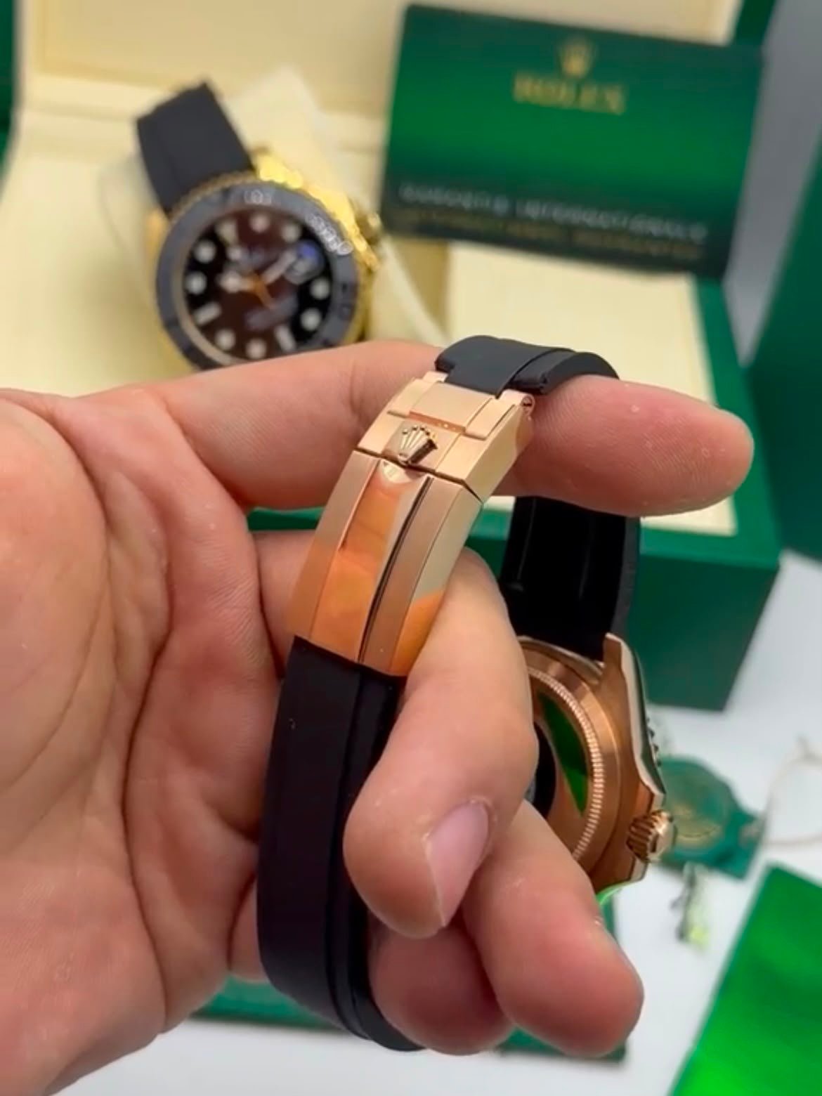 ROLEX Yacht Master - 42mm - SUPER CLONE - AÇO ROSE MOSTRADOR PRETO - SILICONE - Imagem 4