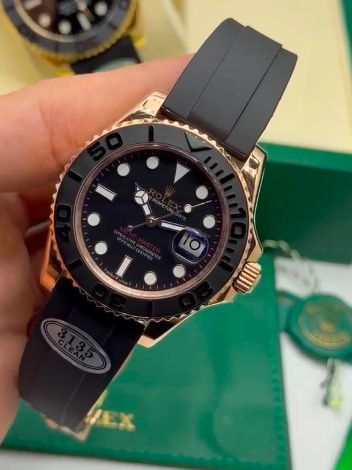 ROLEX Yacht Master - 42mm - SUPER CLONE - AÇO ROSE MOSTRADOR PRETO - SILICONE - Imagem 5