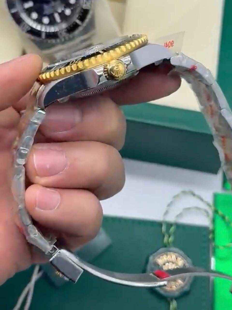 ROLEX Sea-Dweller 43mm - SUPER CLONE - AÇO COM DOURADO MOSTRADOR PRETO - Imagem 3