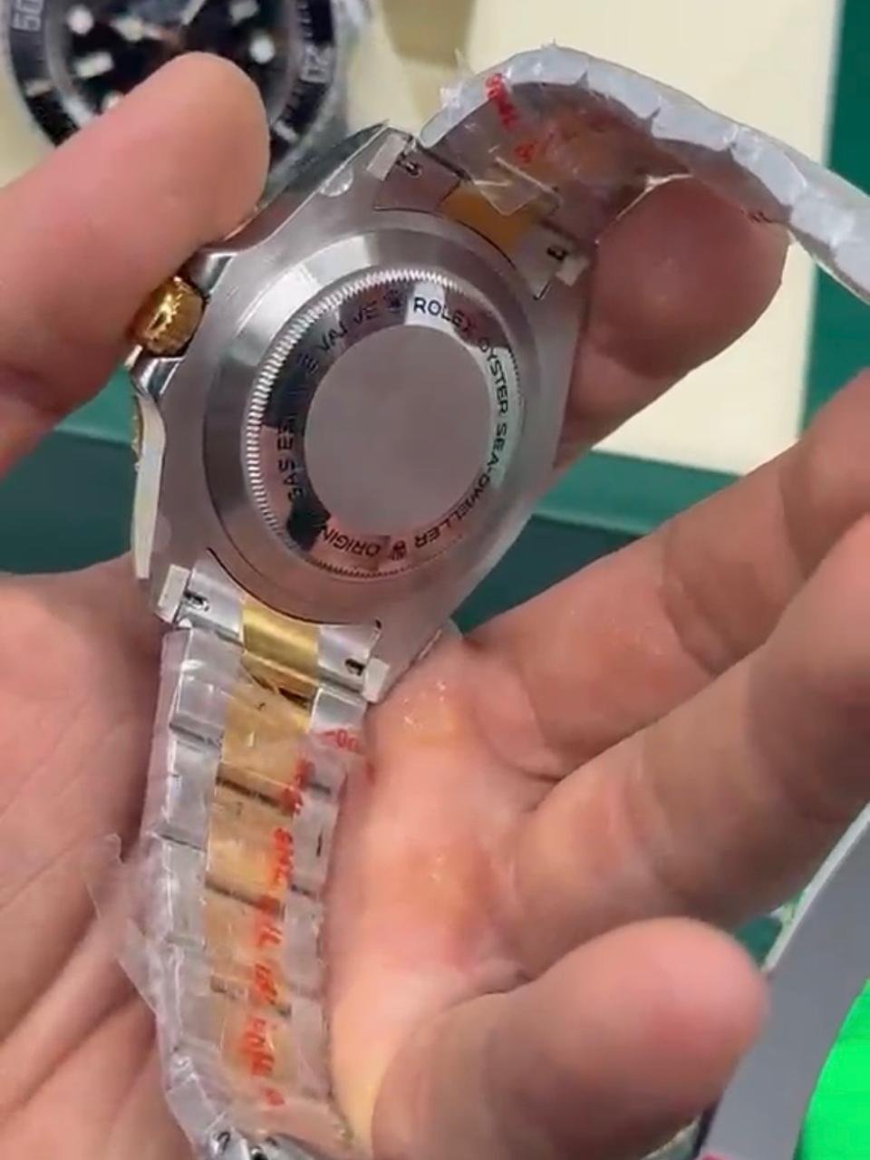 ROLEX Sea-Dweller 43mm - SUPER CLONE - AÇO COM DOURADO MOSTRADOR PRETO - Imagem 4