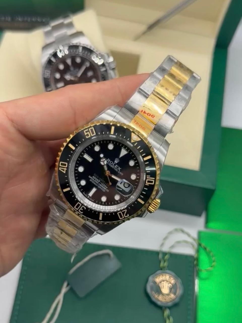 ROLEX Sea-Dweller 43mm - SUPER CLONE - AÇO COM DOURADO MOSTRADOR PRETO
