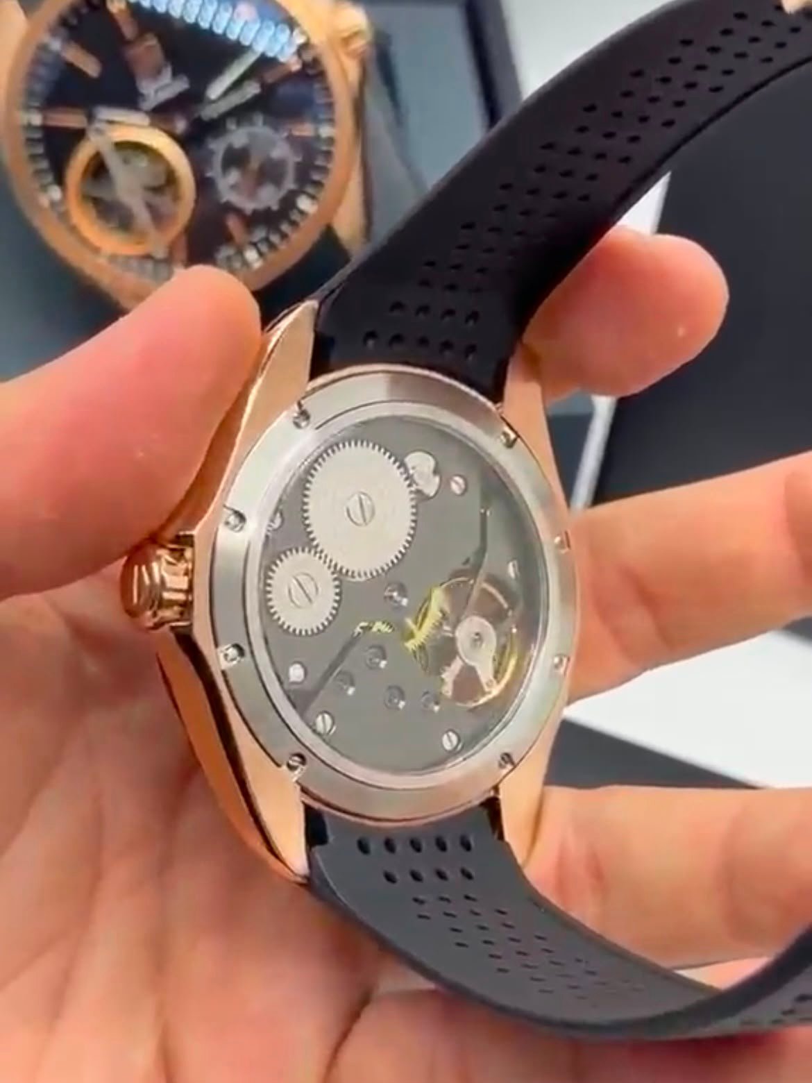 TAG Heuer Carrera Pendulum 48mm - AÇO ROSE MOSTRADOR PRETO - SILICONE - Imagem 3