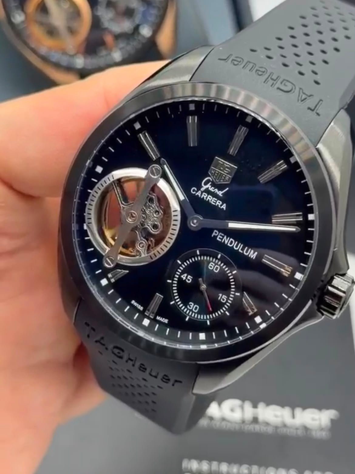 TAG Heuer Carrera Pendulum 48mm - AÇO PRETO MOSTRADOR PRETO - SILICONE - Imagem 2