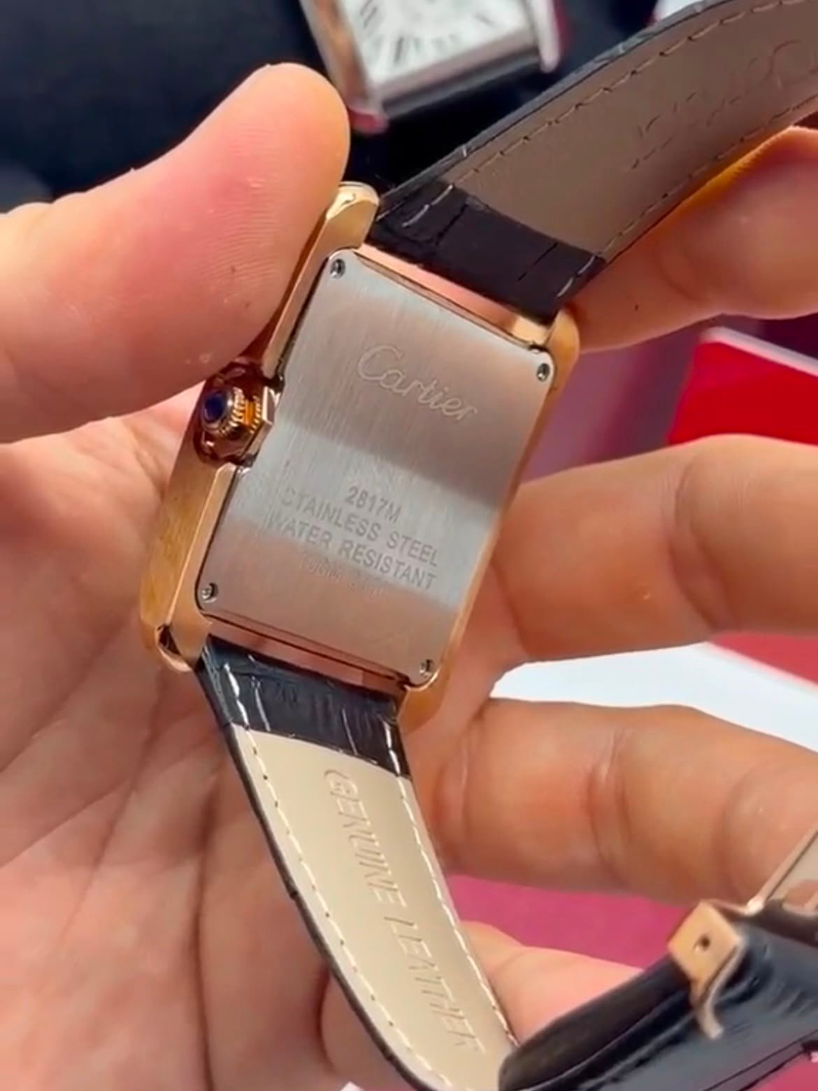 Cartier Tank Américaine 30mm - AÇO COM DOURADO MOSTRADOR BRANCO - COURO - Imagem 2