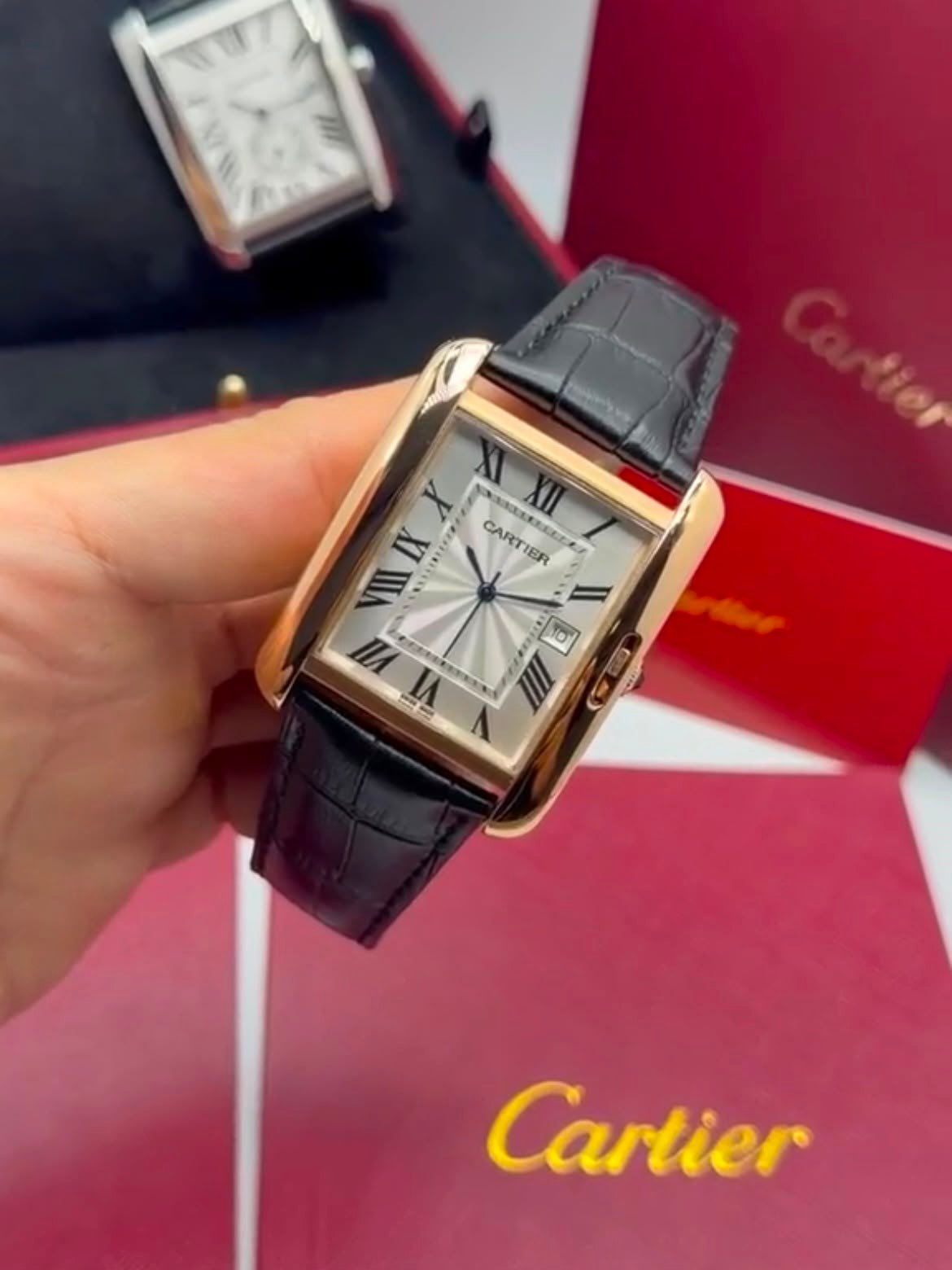 Cartier Tank Américaine 30mm - AÇO COM DOURADO MOSTRADOR BRANCO - COURO