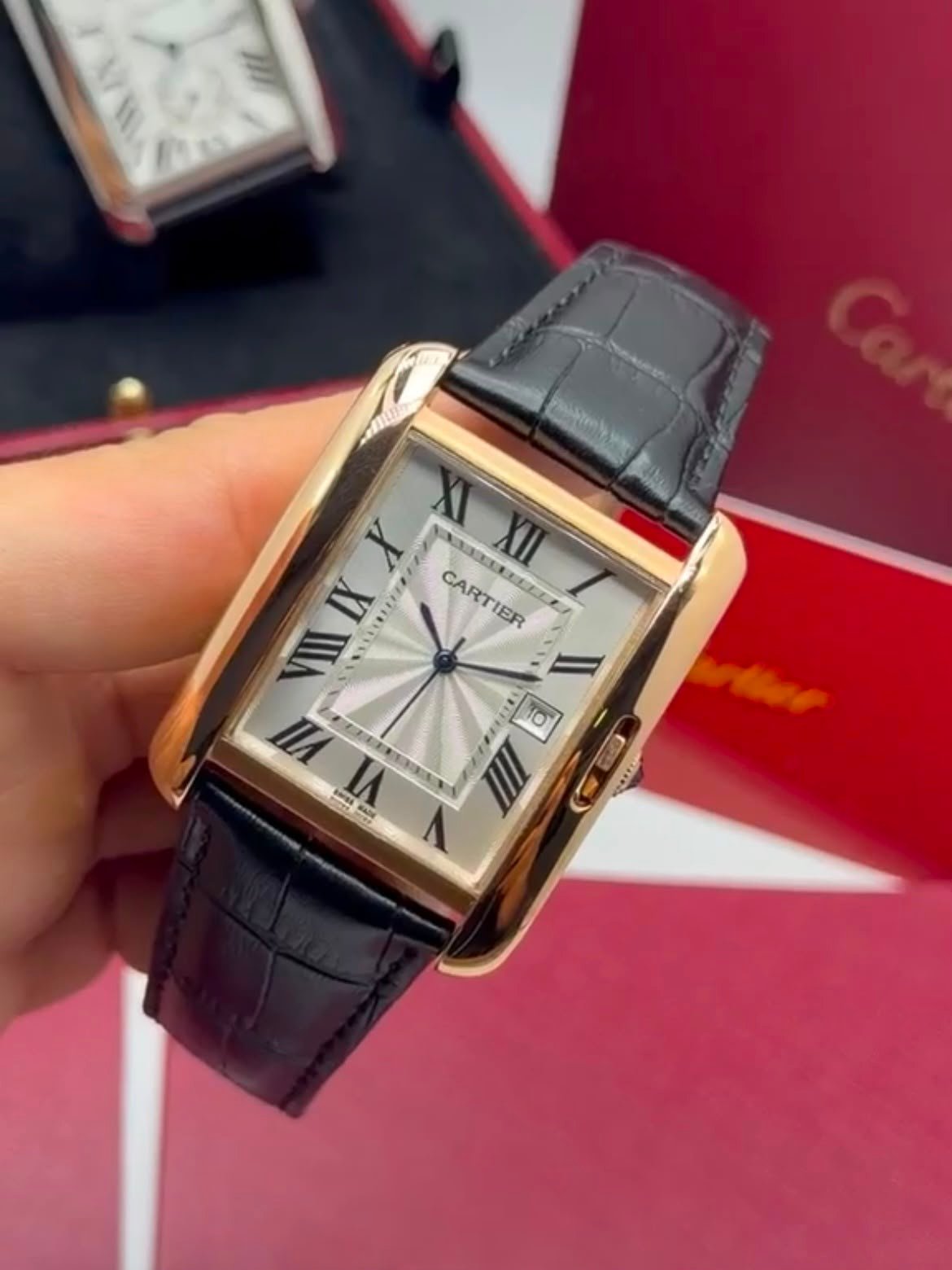 Cartier Tank Américaine 30mm - AÇO COM DOURADO MOSTRADOR BRANCO - COURO - Imagem 5