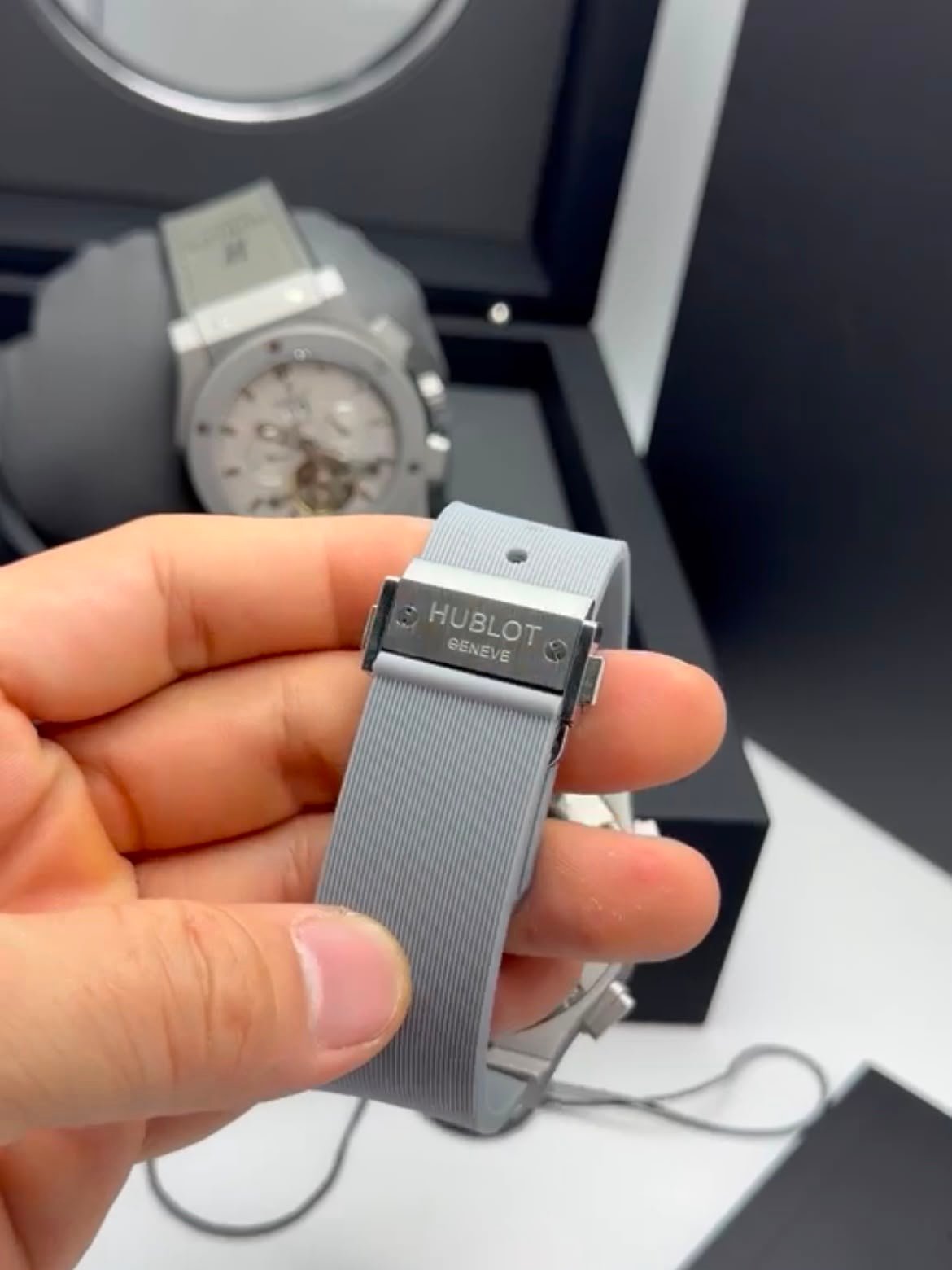 Hublot Classic Fusion Chronograph Tourbillon 44MM – AÇO MOSTRADOR CINZA – SILICONE - Imagem 5