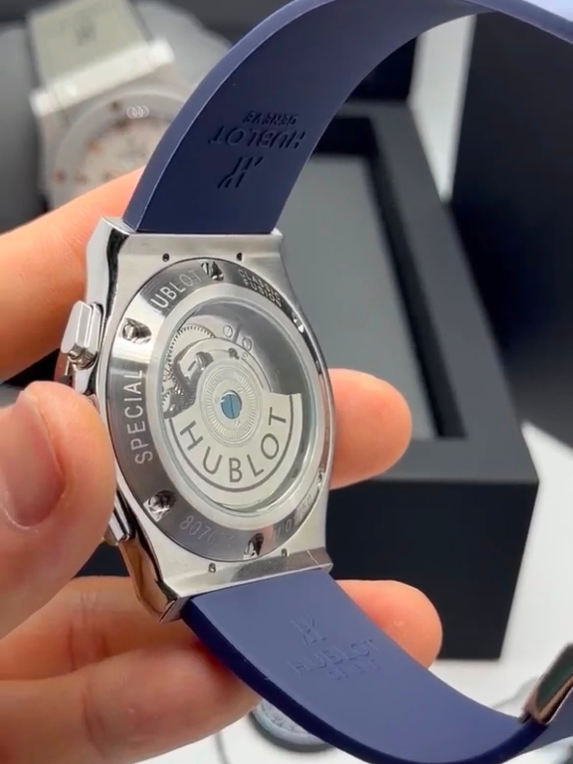 Hublot Classic Fusion Chronograph Tourbillon 44MM – AÇO MOSTRADOR AZUL – SILICONE - Imagem 2