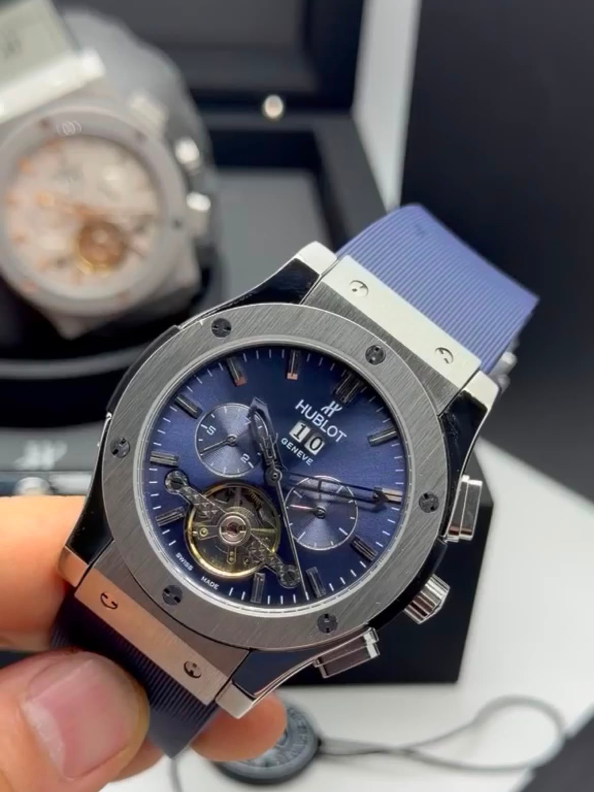 Hublot Classic Fusion Chronograph Tourbillon 44MM – AÇO MOSTRADOR AZUL – SILICONE - Imagem 4