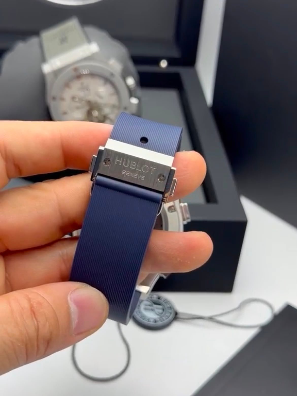 Hublot Classic Fusion Chronograph Tourbillon 44MM – AÇO MOSTRADOR AZUL – SILICONE - Imagem 5