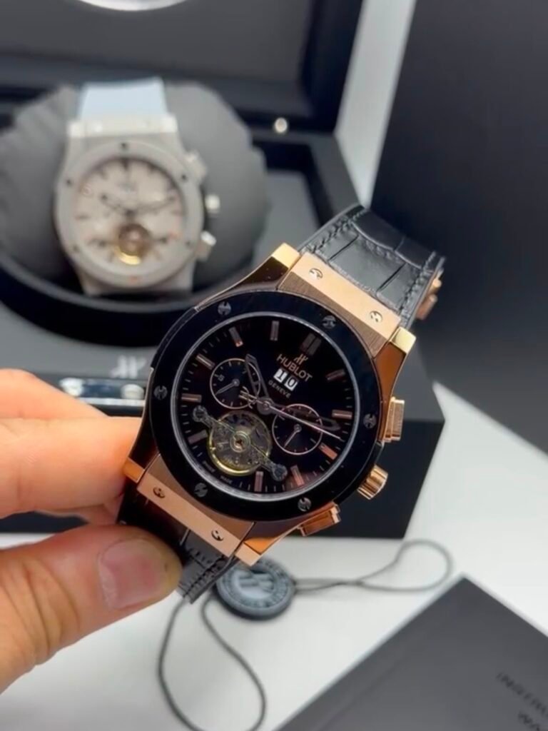 Hublot Classic Fusion Chronograph Tourbillon 44MM – AÇO ROSE MOSTRADOR PRETO – SILICONE E COURO